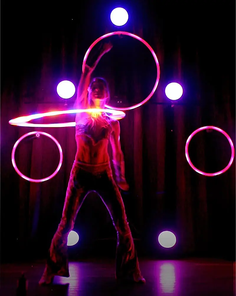 LED-Show "Dreams of Light" mit Hula Hoop.